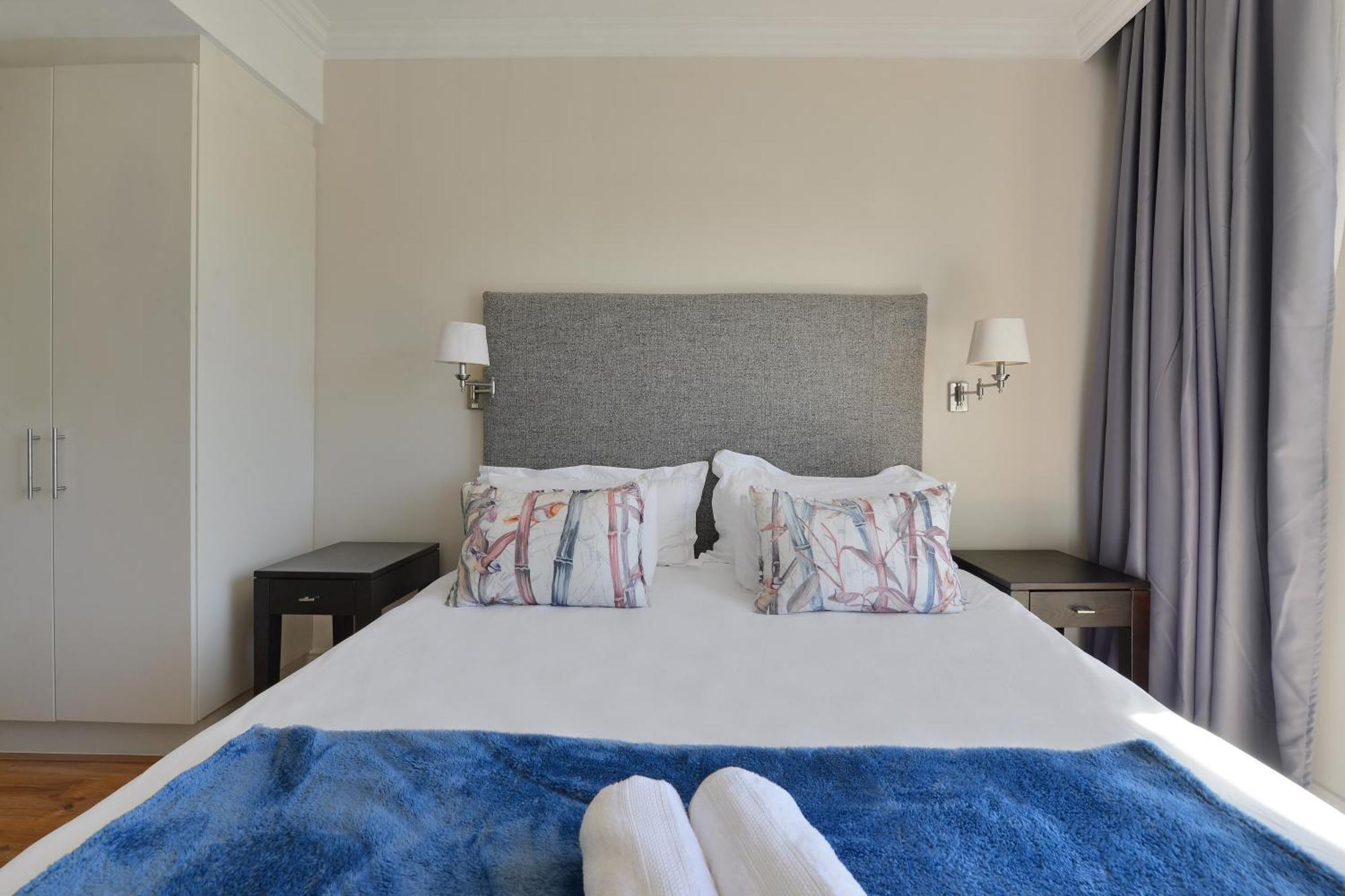 Unit 305 Cape Royale Luxury Apartment *