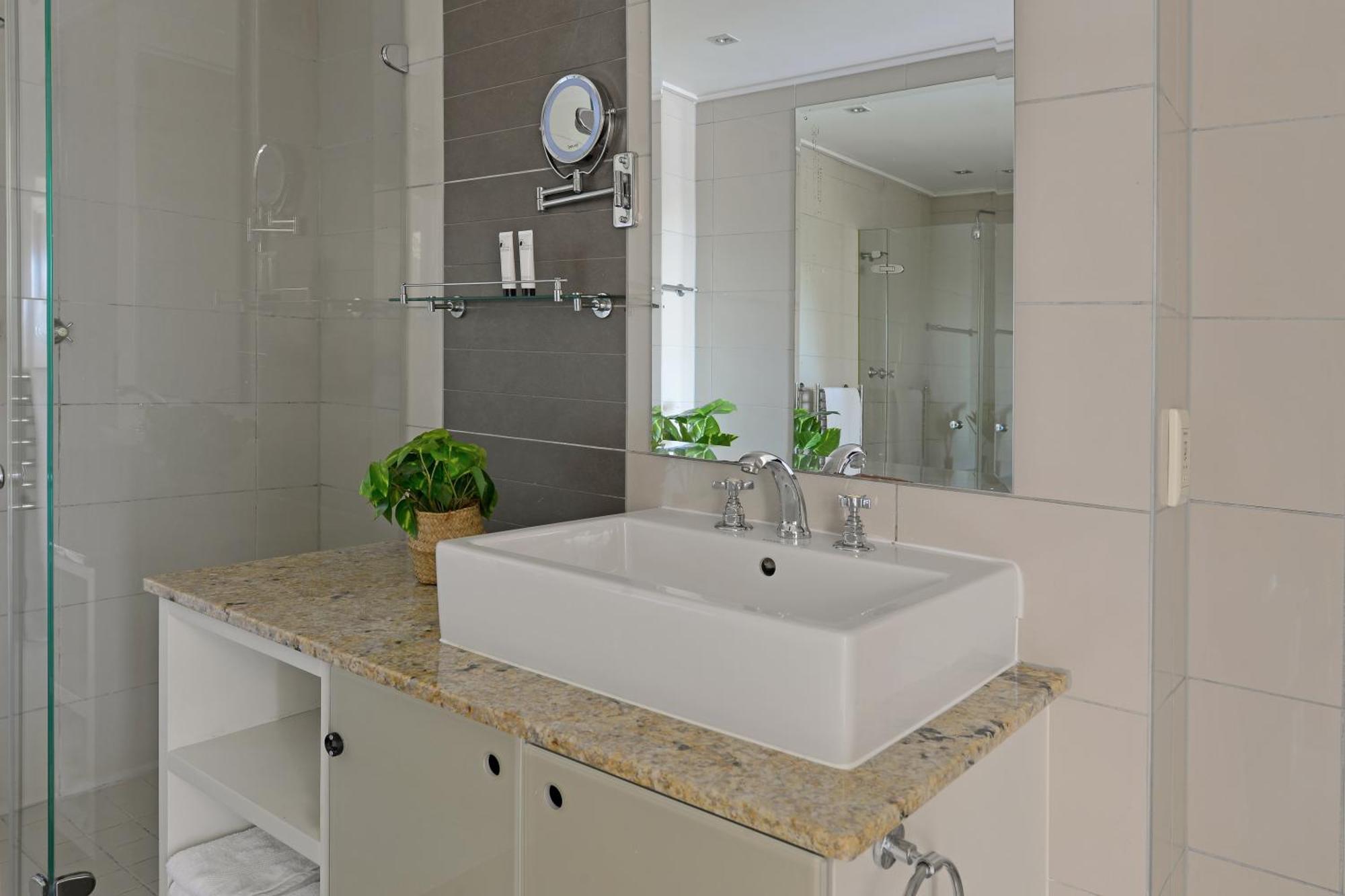 Unit 305 Cape Royale Luxury *