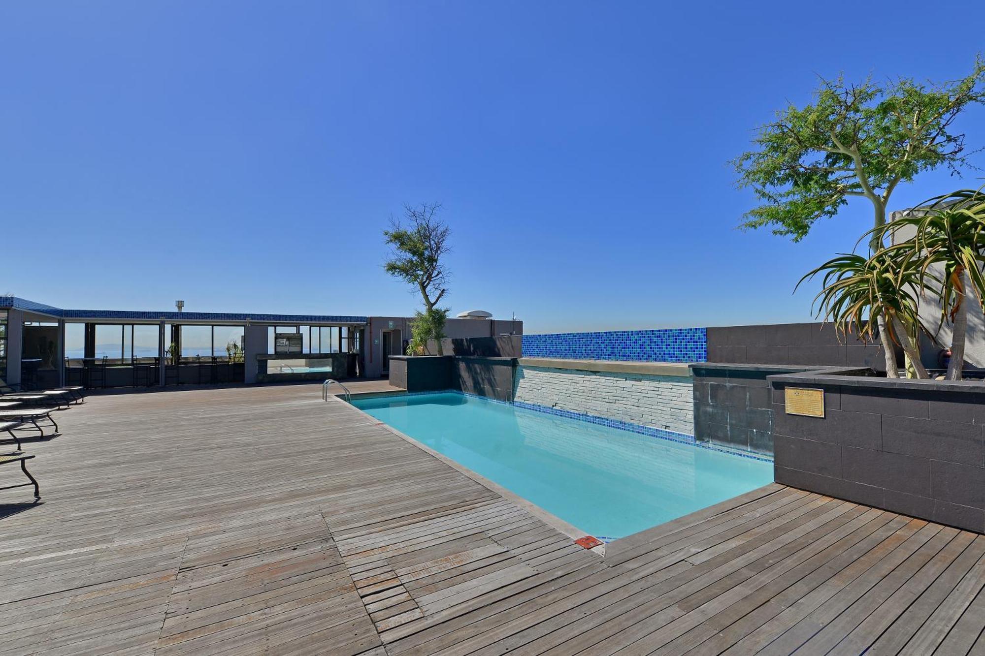 Unit 305 Cape Royale Luxury Apartment *